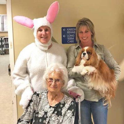 EASTER BUNNY PHOTO Web