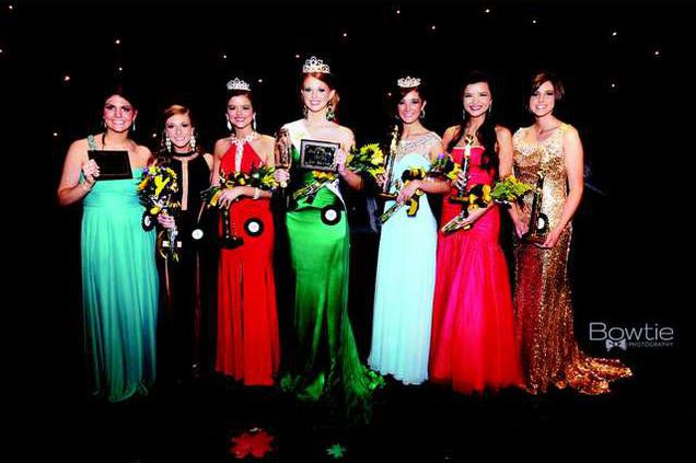 Miss Gold and Black Winners T