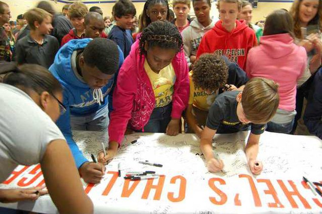 Students SigningWeb