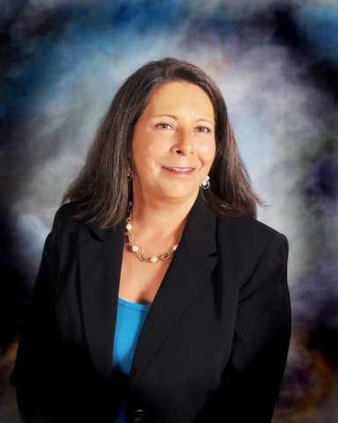 Deborah Davis headshot