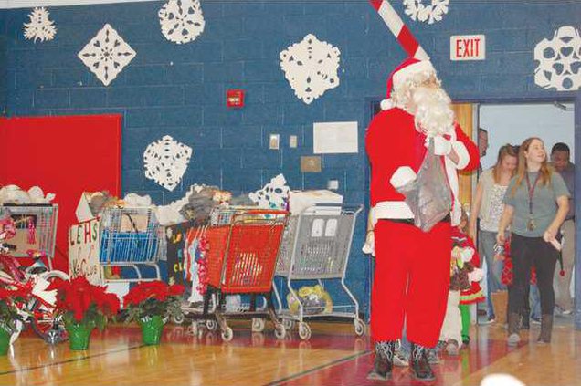 LEHS Holiday Hopes - Santa