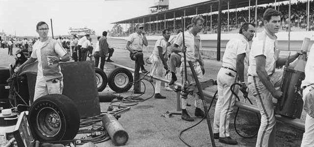 Bondy Long 3 with BOWANI Pit Crew BW
