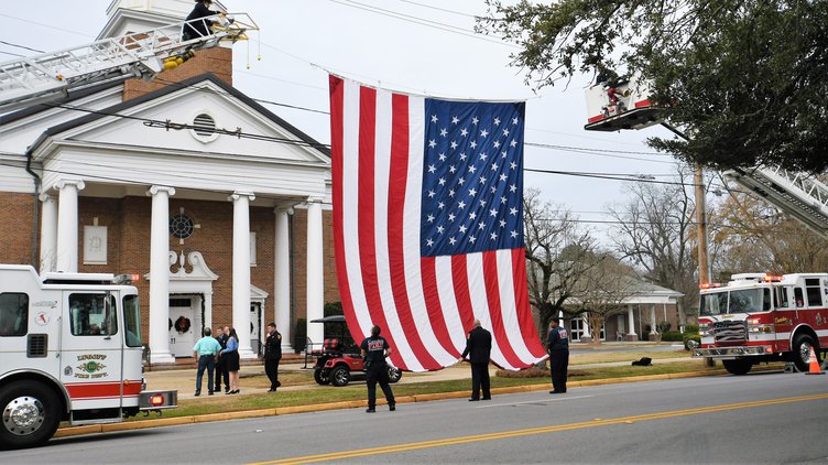 Faulkenberry Funeral - Flag Raising