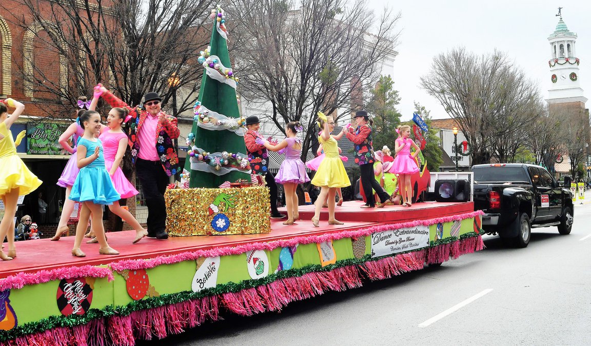 Marshall County Christmas Parade 2022 Chamber Hosts 2021 County Christmas Parade - Chronicle-Independent